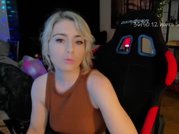 girl
        kimilee22 cam image #1735673