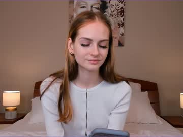 girl
        milaniapayne cam image #2169132