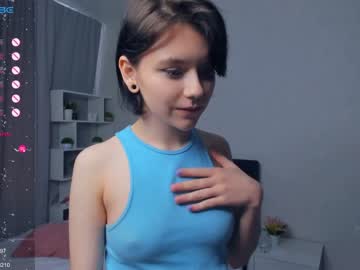 girl
        darellebodge cam image #2279380