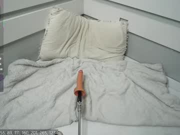 girl
        rosiebones cam image #4331334