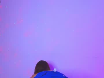 girl
        anissaa__ cam image #1983733