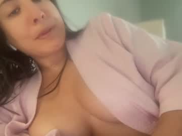 girl
        cozyvibez cam image #720910