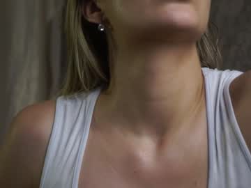 girl
        daisycannon cam image #3308532