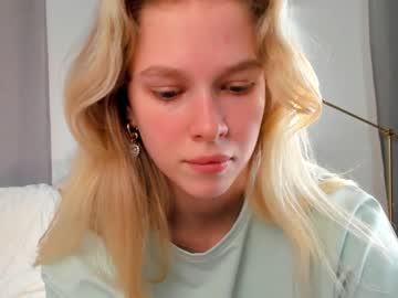 girl
        coventinadavy cam image #2673675