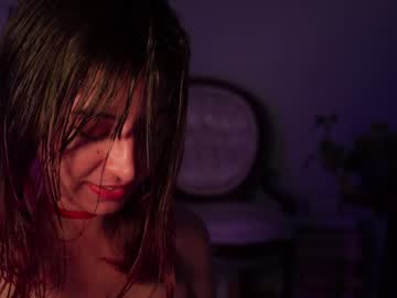girl
        lizmreow cam image #4533088