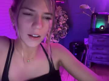 girl
        oliviahansleyy cam image #3987800