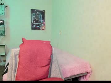 girl
        lina_002 cam image #1800402