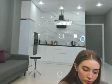 girl
        susanwests cam image #1808568