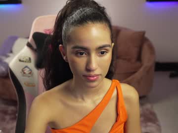 girl
        amnie_ cam image #617834