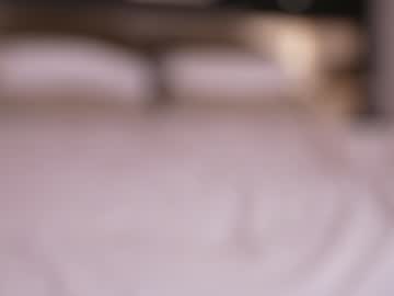 girl
        dovia cam image #3792316
