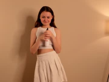 girl
        winniewest_ cam image #958806