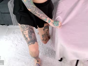 girl
        harliequinnx cam image #3612770