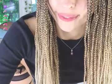 girl
        yononeey cam image #4507025