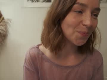 girl
        ms_mojo cam image #4108100