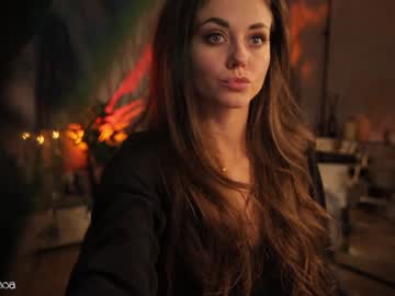 girl
        lettymoa cam image #2511896