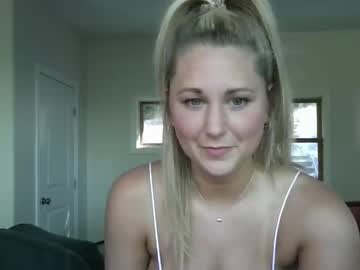 girl
        piercedgamer cam image #1258713