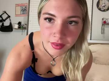 girl
        lovecayaxo cam image #2383193
