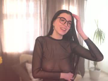 girl
        sophia_lean cam image #1053105
