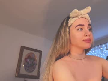 girl
        tatti_1 cam image #3868305