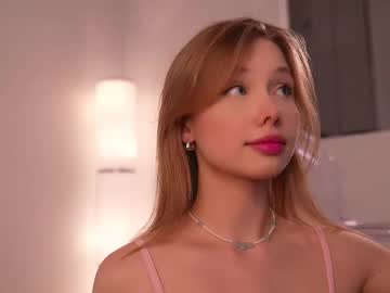 girl
        april_blush cam image #4296821