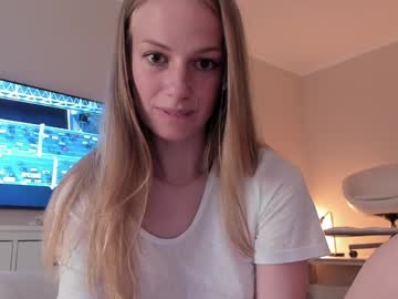 girl
        magic_couple13 cam image #3142658