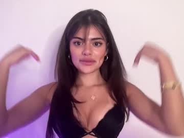 girl
        poutyselena cam image #4380116