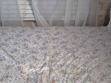 girl
        littlegreekflower cam image #2156047