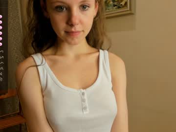 girl
        maryrogersa cam image #1528659