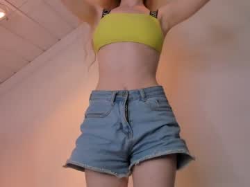 girl
        brittanyochoa cam image #1175627