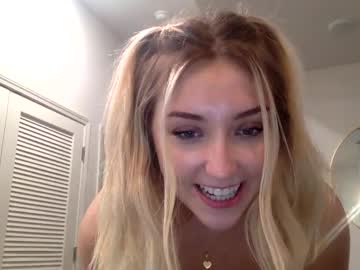 girl
        madiexcuslive cam image #4581346
