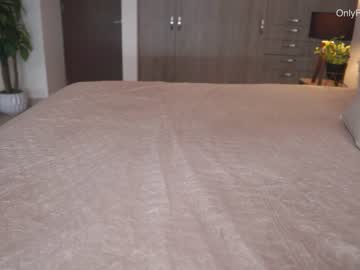 girl
        emyii cam image #1526132