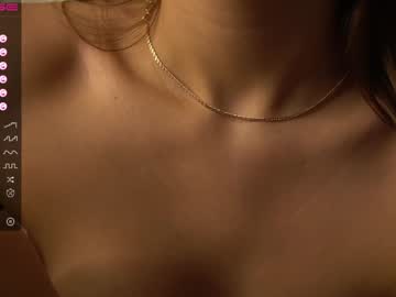 girl
        bugly_dugly cam image #3027757