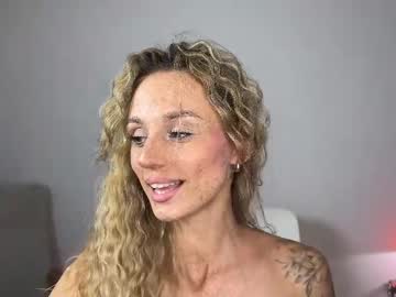 girl
        artease cam image #4258248