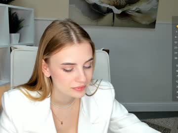 girl
        fannycullimore cam image #2566026