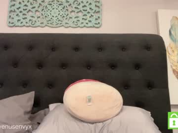 girl
        venusenvyx cam image #1164191