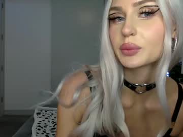 girl
        bunnykhalessi cam image #16578