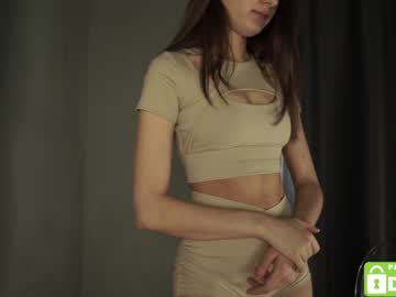girl
        tessarosse_ cam image #1030368