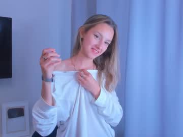 girl
        daisycast cam image #3098919