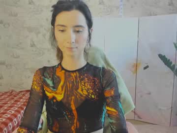 girl
        crystalnut cam image #2221560