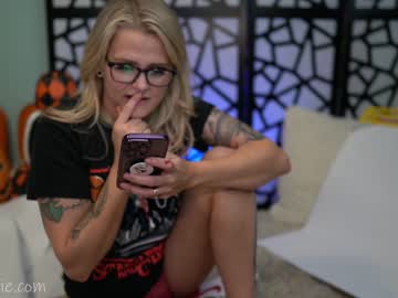 girl
        _shycutie cam image #1795935
