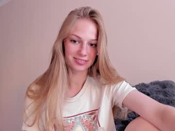 girl
        magic_couple13 cam image #3099540