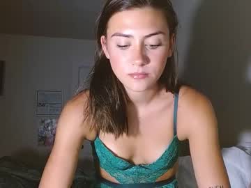 couple
        miasantiago cam image #1656321