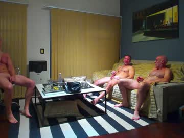couple
        monikfree cam image #1082382