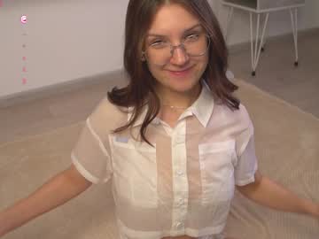 girl
        ashlyn_1 cam image #3415181