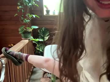 girl
        emersoncane cam image #4407780