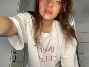 girl
        angel_from_sky cam image #3333303