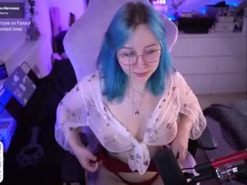 girl
        blue_mooncat cam image #2775533
