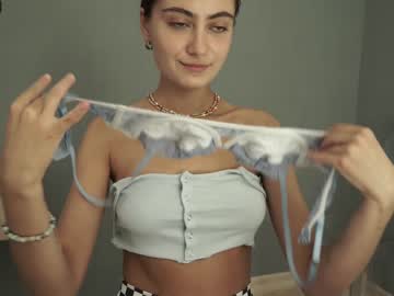 girl
        tessarosse_ cam image #1365099