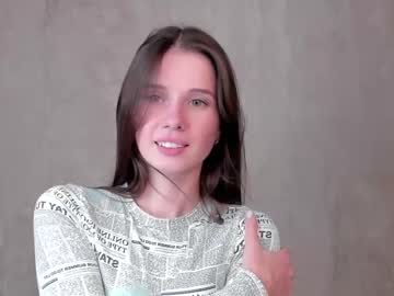 girl
        lori_cole cam image #1797462