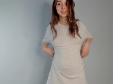 girl
        evadolphin cam image #1023096